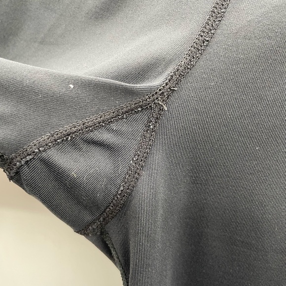 Lululemon black capri pant - Picture 4 of 8